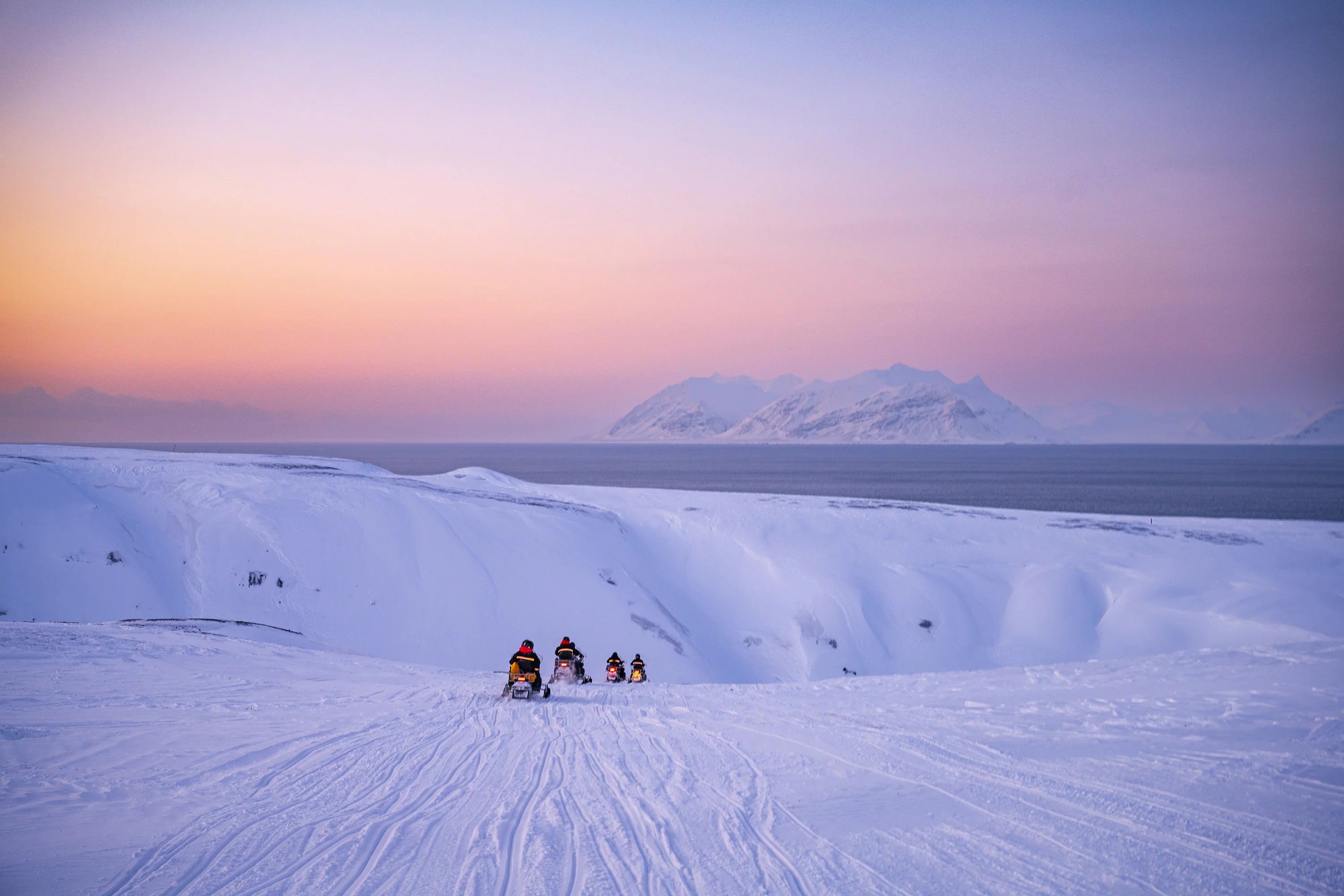 Svalbard Dog Sled and Snowmobile Challenge - Image 5